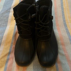 Women’s size 8 Sperry duck boots